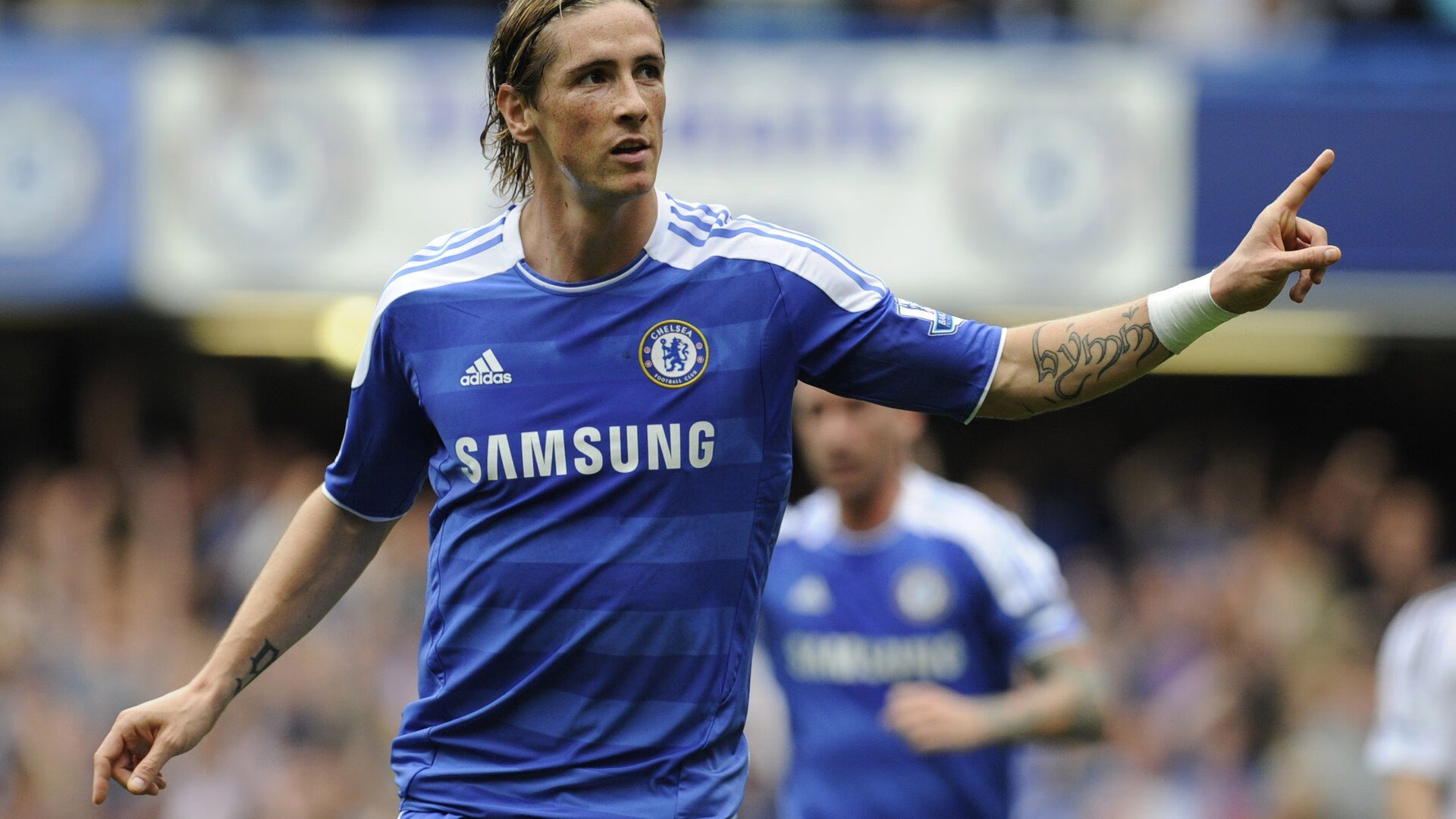 足协杯最新形势：波士顿凯尔特人高居榜首，热刺强势追赶，冠军归属成迷